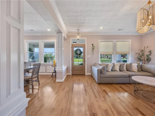 204 Fentress Dr, Knotts Island, NC 27950