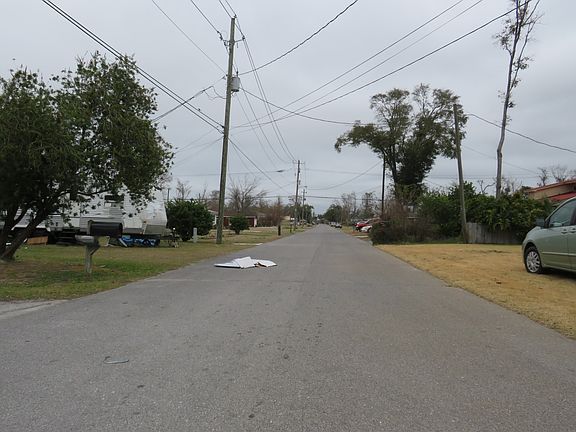 4th image of 1806 Montana Ave