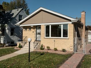 2712 W 98th St, Evergreen Park, IL