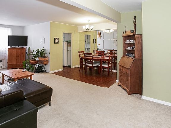5th image of 3325 90th St APT 5C