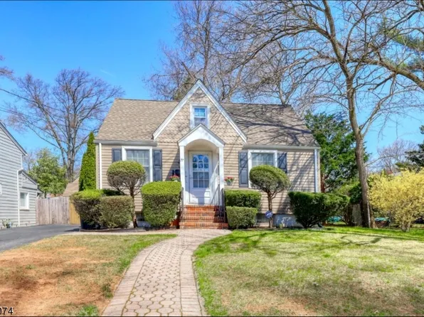 77 Manhattan Ave, Waldwick Boro, NJ 07463