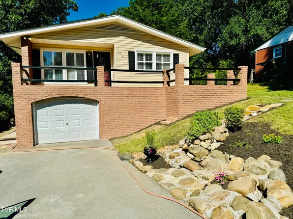 508 Golf Course Dr, Elizabethton, TN 37643