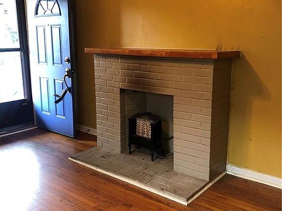 3rd image of 227 W 68th St