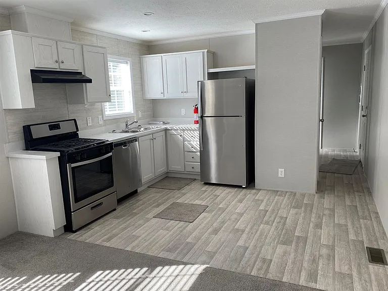 1600 N Willis Dr — Photo 13