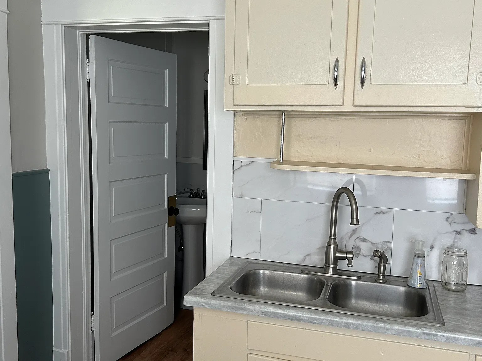 3 bed, 1800 sqft, $1,800 — Photo 2