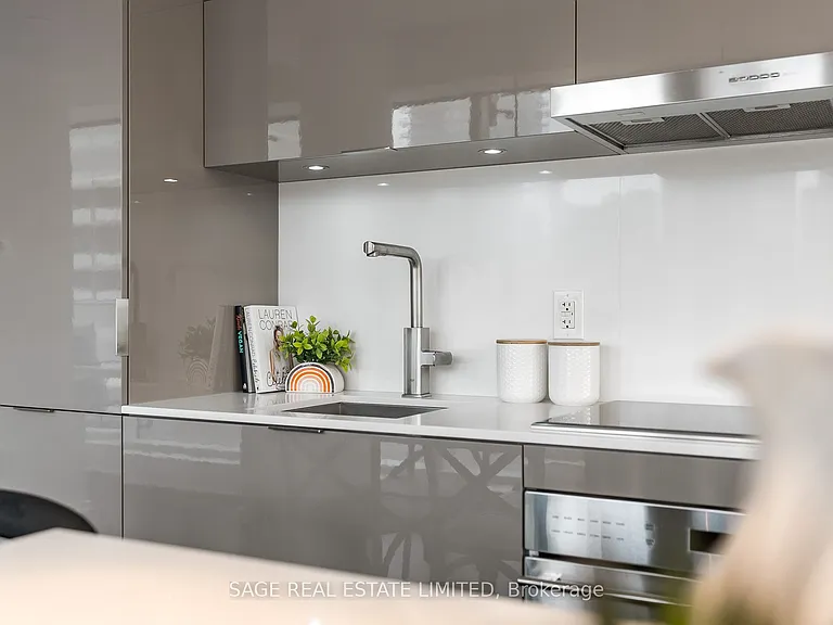 1 Bloor St E #510 — Photo 20