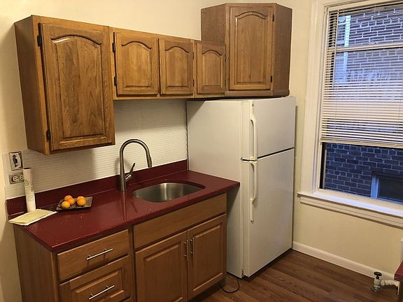 2nd image of 2805 33rd Ave
