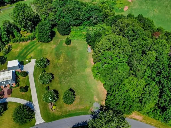 126 Hogan Dr, Stoneville, NC 27048