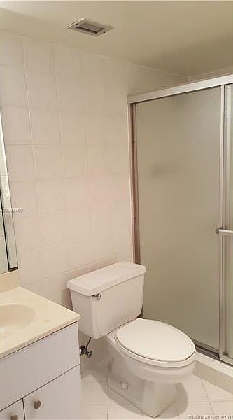 1st image of 100 Edgewater Dr APT 315