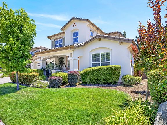 3rd image of 15090 Bellini Way