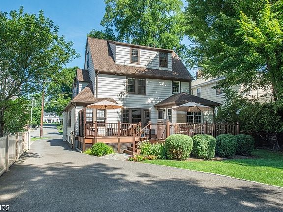 3rd image of 148 Smull Ave