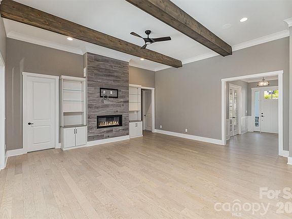 3rd image of 123 Farm Knoll Way