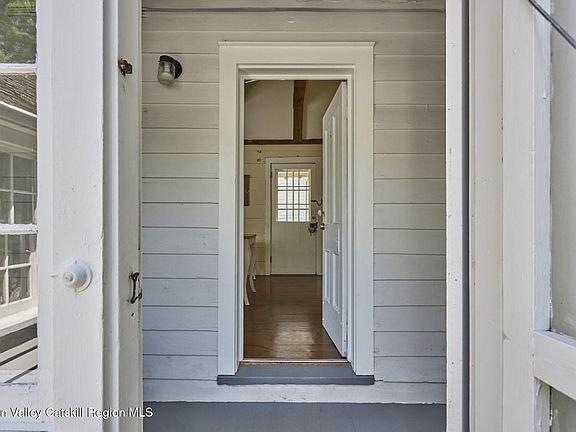 5th image of 96 Wittenberg Road