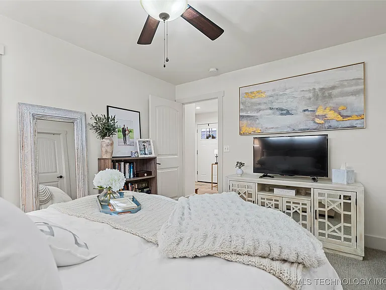 1407 S Saint Louis Ave #B — Photo 30
