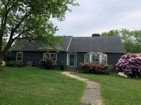 2515 Zimmerly Rd, Erie, PA 16506