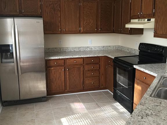3rd image of 207 Buckingham Dr