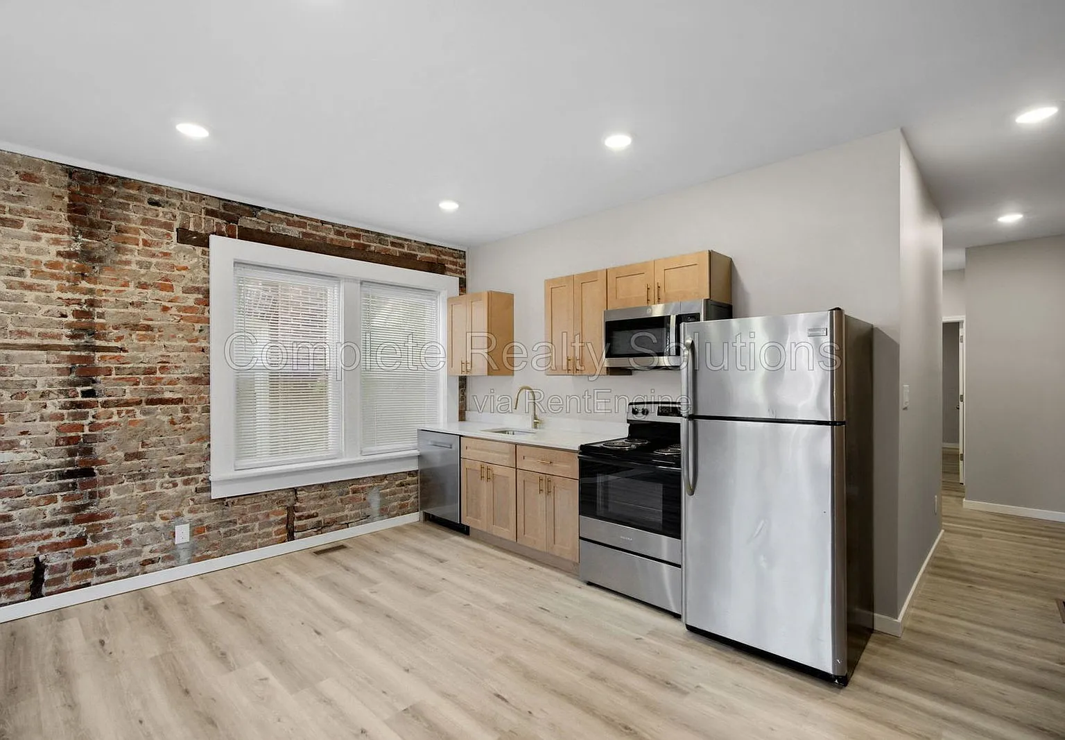 2 bed, 2.0 bath, 930 sqft, $1,350 — Photo 4
