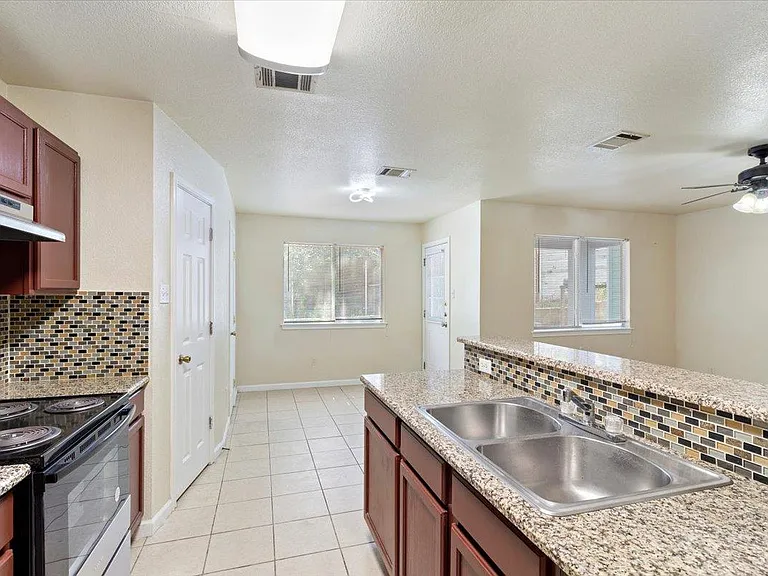 887 Sagewood Trl — Photo 8