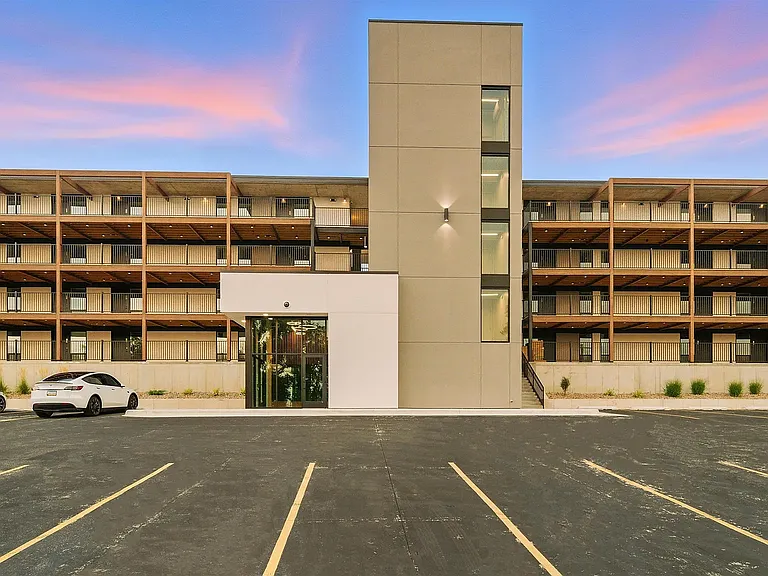 1700 N Manhattan Ave #206 — Photo 19