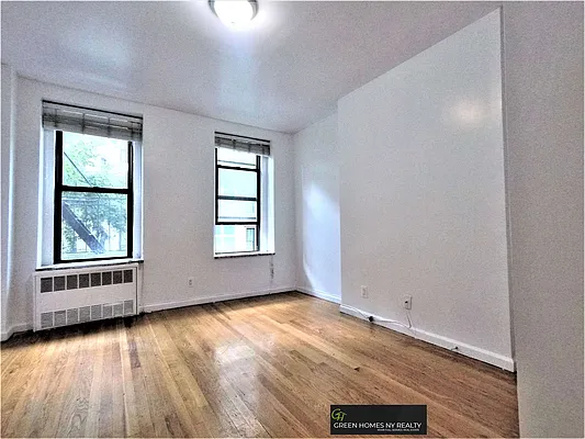 Rented by Green Home NY Realty LLC | media 10