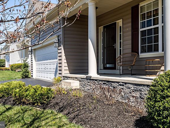 3rd image of 520 Middlesex Dr