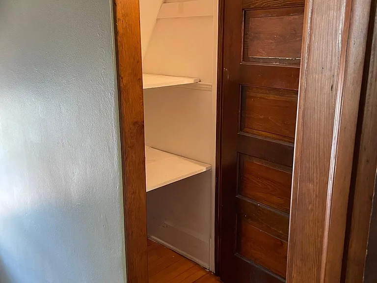 419 N Ashley St — Photo 11