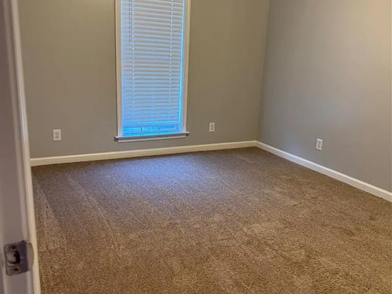 8737 Jamac Ln — Photo 10