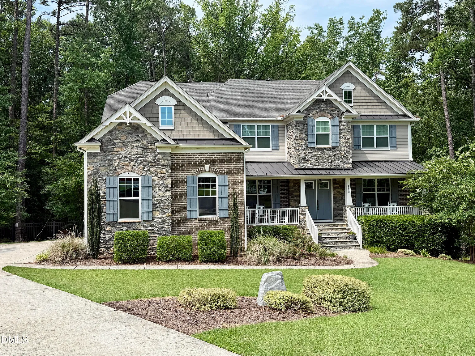 5 bed, 5.5 bath, 4660 sqft, $6,000 — Photo 3