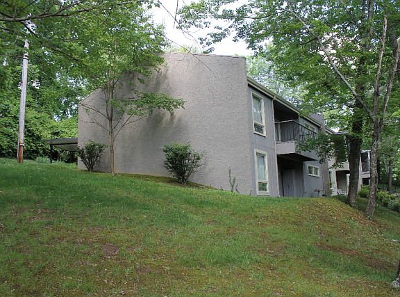 2nd image of 353 Arlington Ave
