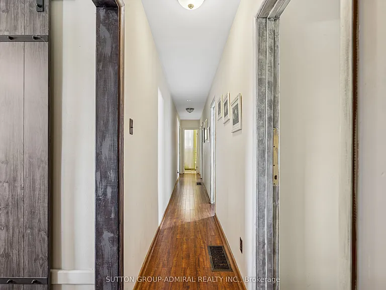 499 York St #UPPER — Photo 12