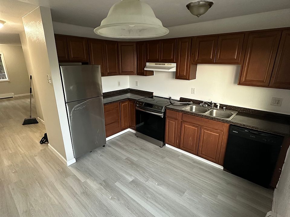 1st image of 1301 Balfour Dr #2