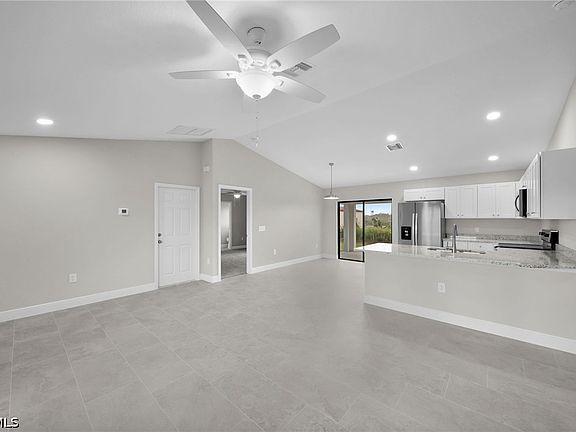 4th image of 6148 Hughes Ave