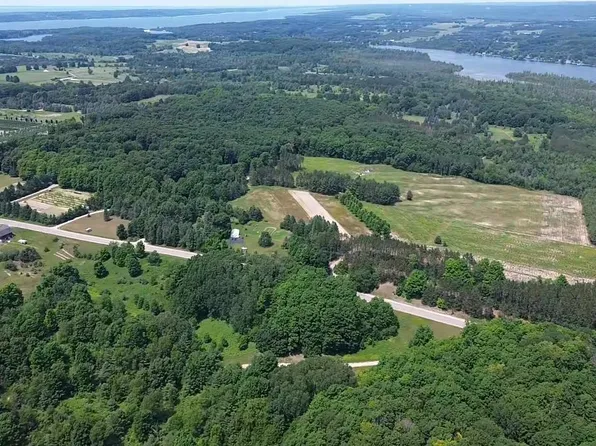 7275 Alden Hwy, Bellaire, MI 49615