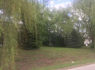 304 Briar Cliff St SW, Poplar Grove, IL 61065