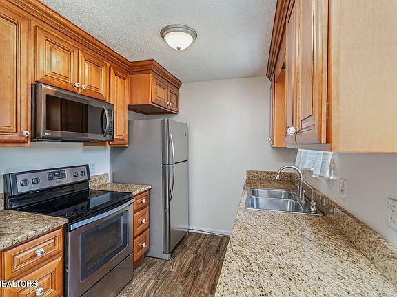 5th image of 2020 Silverbrook Dr #5C