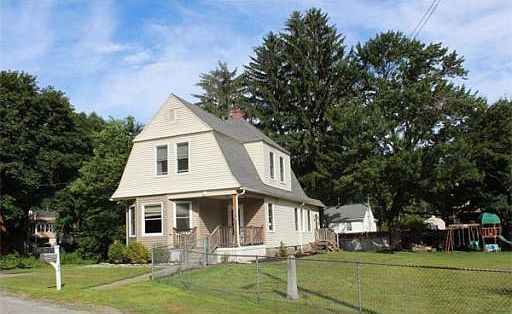 2nd image of 40 Ash St