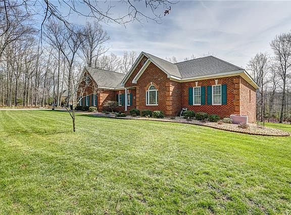 3rd image of 6391 Rock Hollow Ct