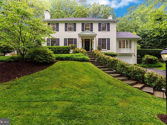 2nd image of 9908 Hillridge Dr