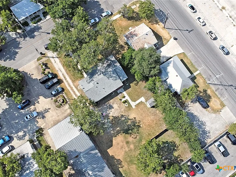 268 E Mill St — Photo 34