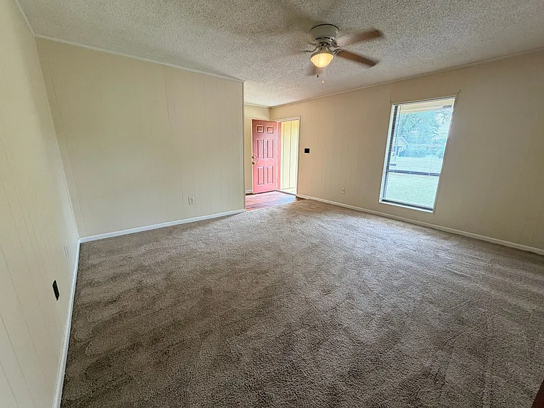 3902 Danube Cir — Photo 4