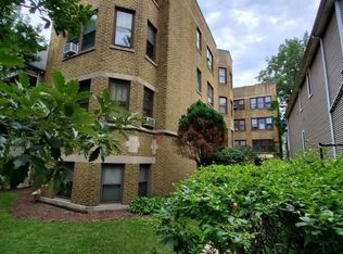 1919 W Berteau Ave, Chicago, IL 60613