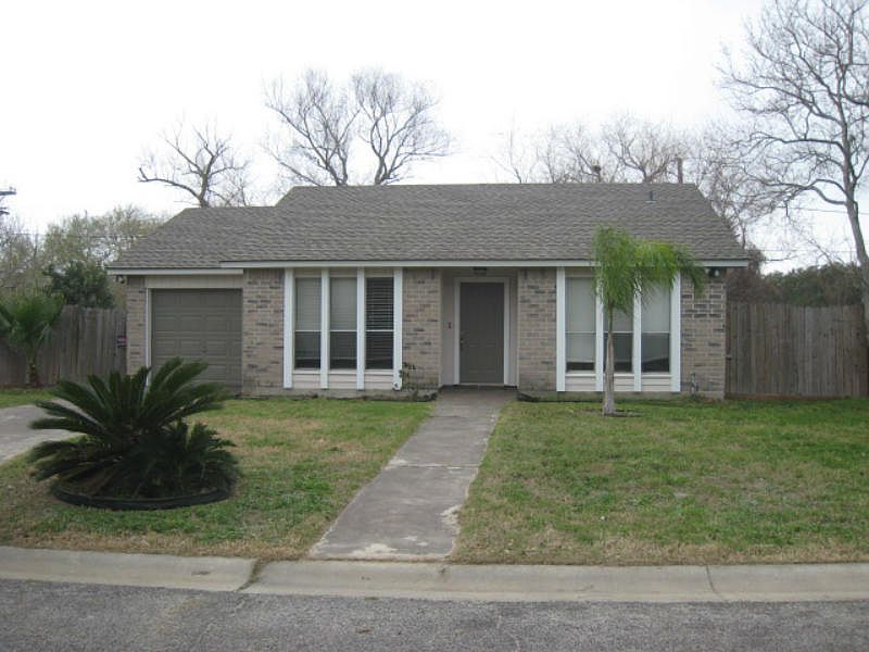 1st image of 115 Pelican Ave
