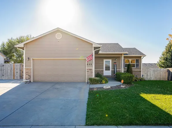 609 S Longbranch Dr, Maize, KS 67101