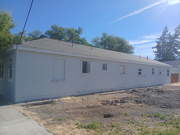 5th image of 323 Commercial St