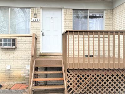 154 Ladd Rd, Walled Lake, MI, 48390