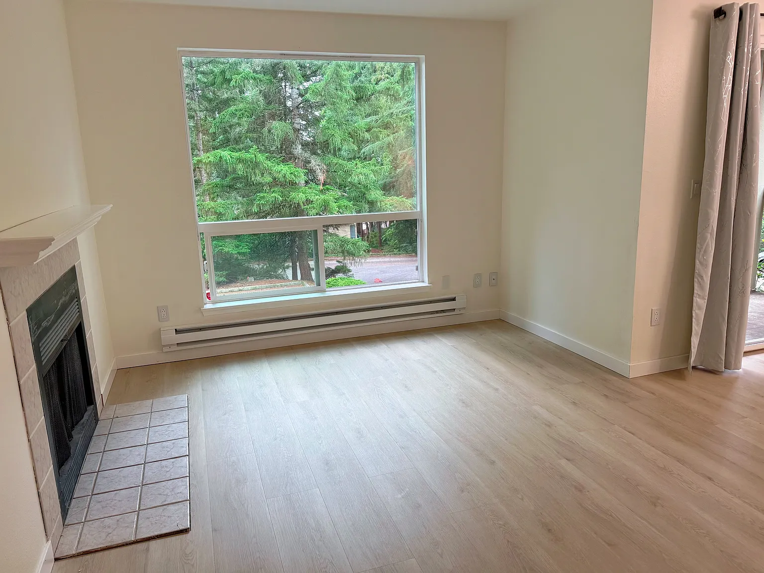 2 bed, 1.5 bath, 1027 sqft, $2,600 — Photo 2