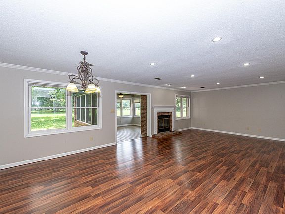 5th image of 1524 Carowinds Cir