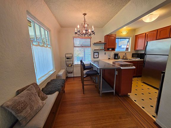 5th image of 4009 NE 57th St