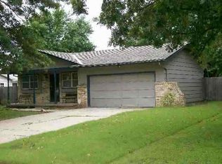 1209 N Summitlawn St, Wichita, KS 67212