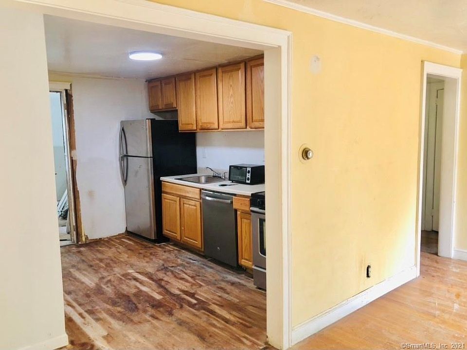 2nd image of 52 E Euclid St